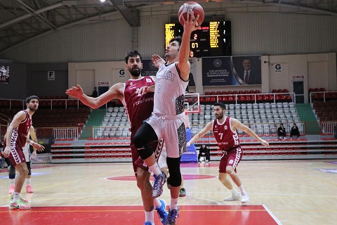 Çiftlikköy Belediye İTÜ’yü 65-63’le Geçti